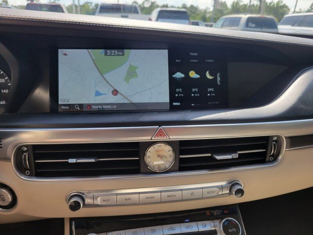 Used 2022 Genesis G90 3.3T Premium RWD image 18