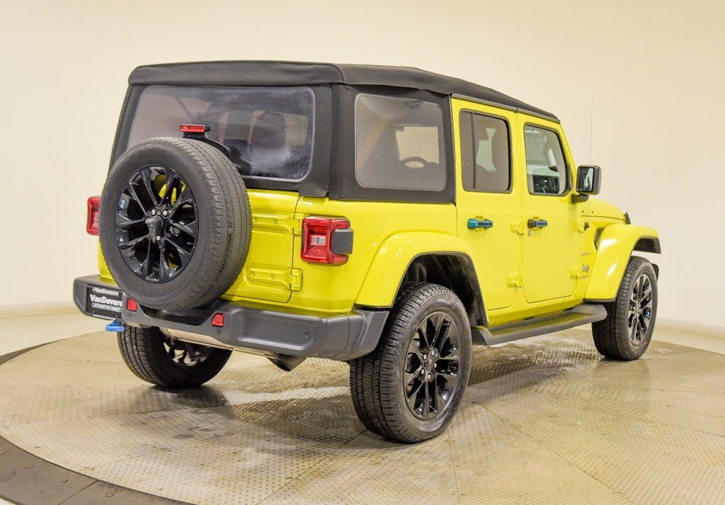 Used 2022 Jeep Wrangler Unlimited Sahara w/ Safety Group AWD/4WD image 11