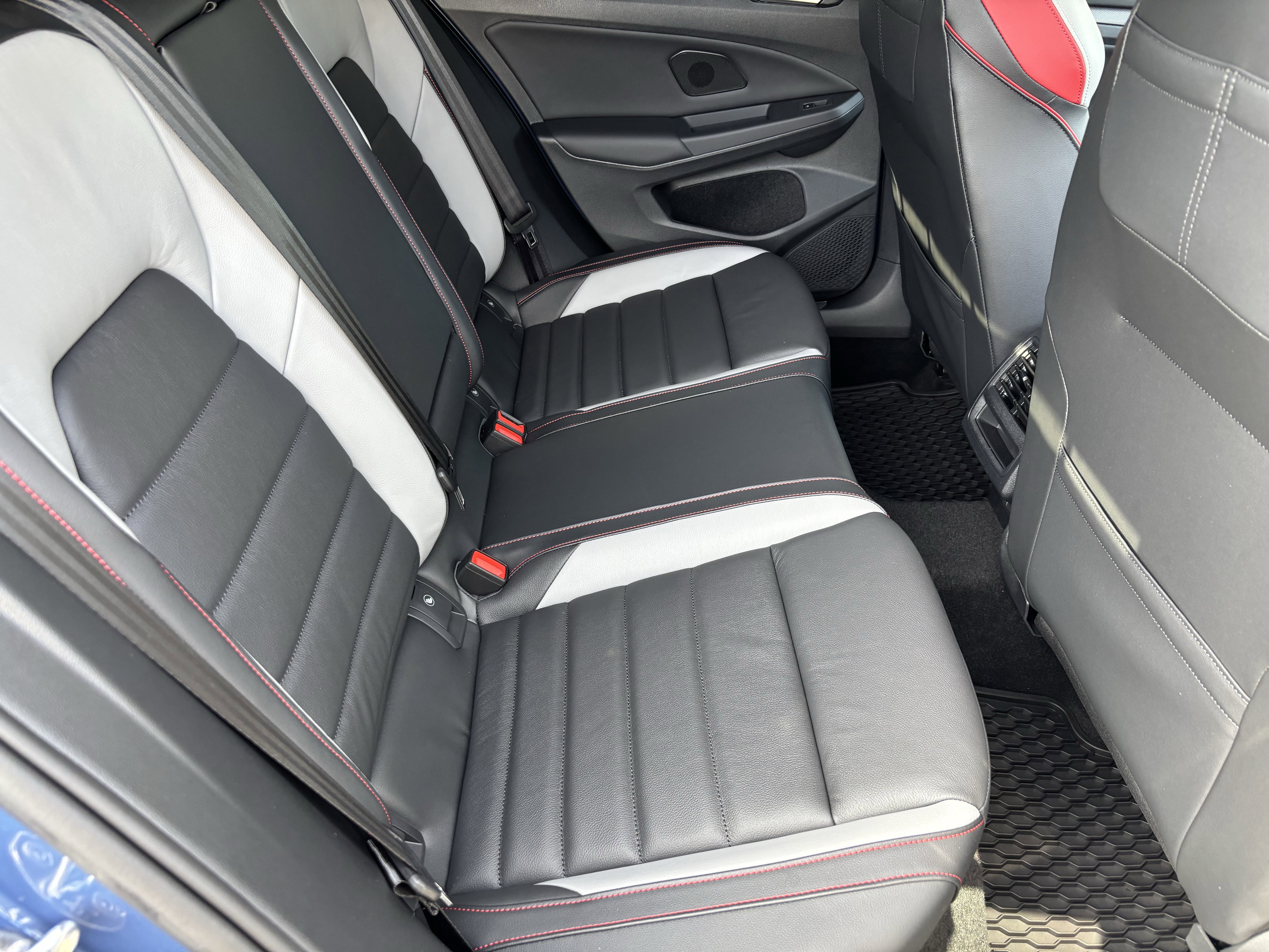 New 2026 Volkswagen GTI SE image 10