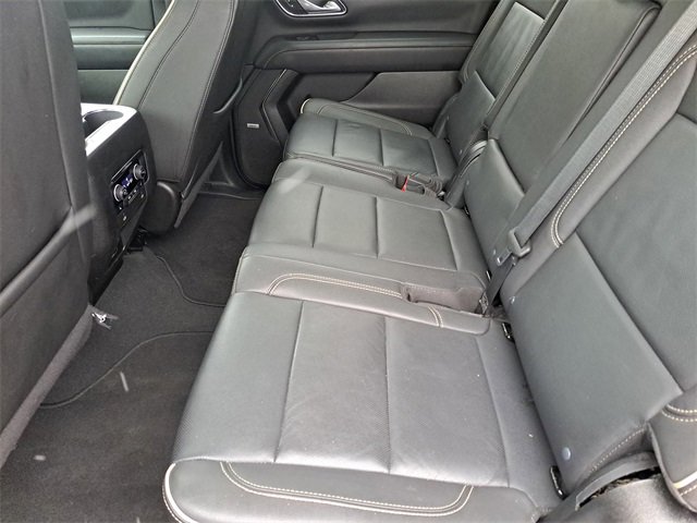 Used 2024 Chevrolet Suburban Premier image 25