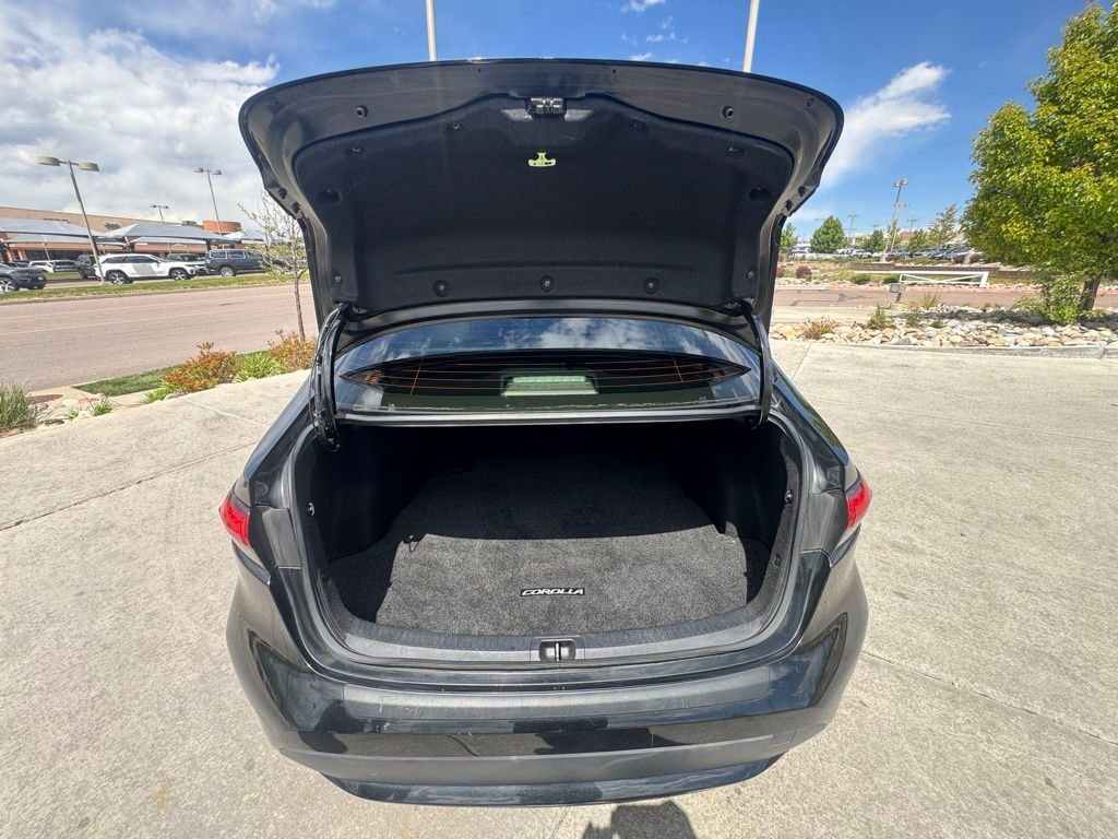Used 2020 Toyota Corolla XLE FWD image 28