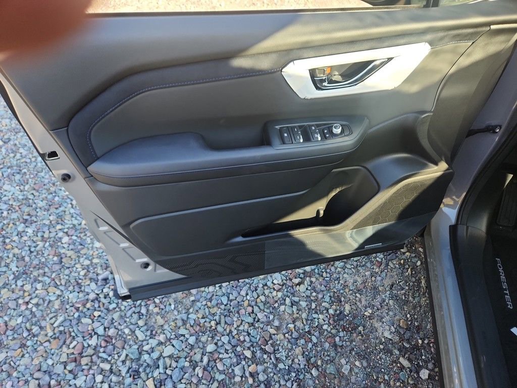 New 2025 Subaru Forester Limited w/ Popular Package image 12