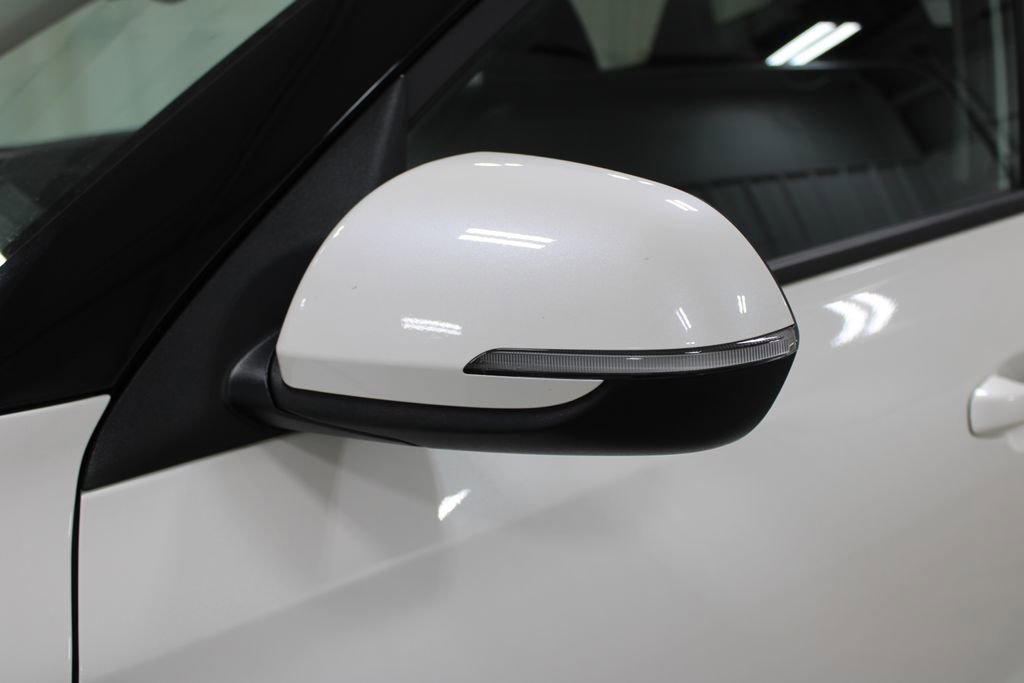 Used 2025 Kia Seltos S image 14