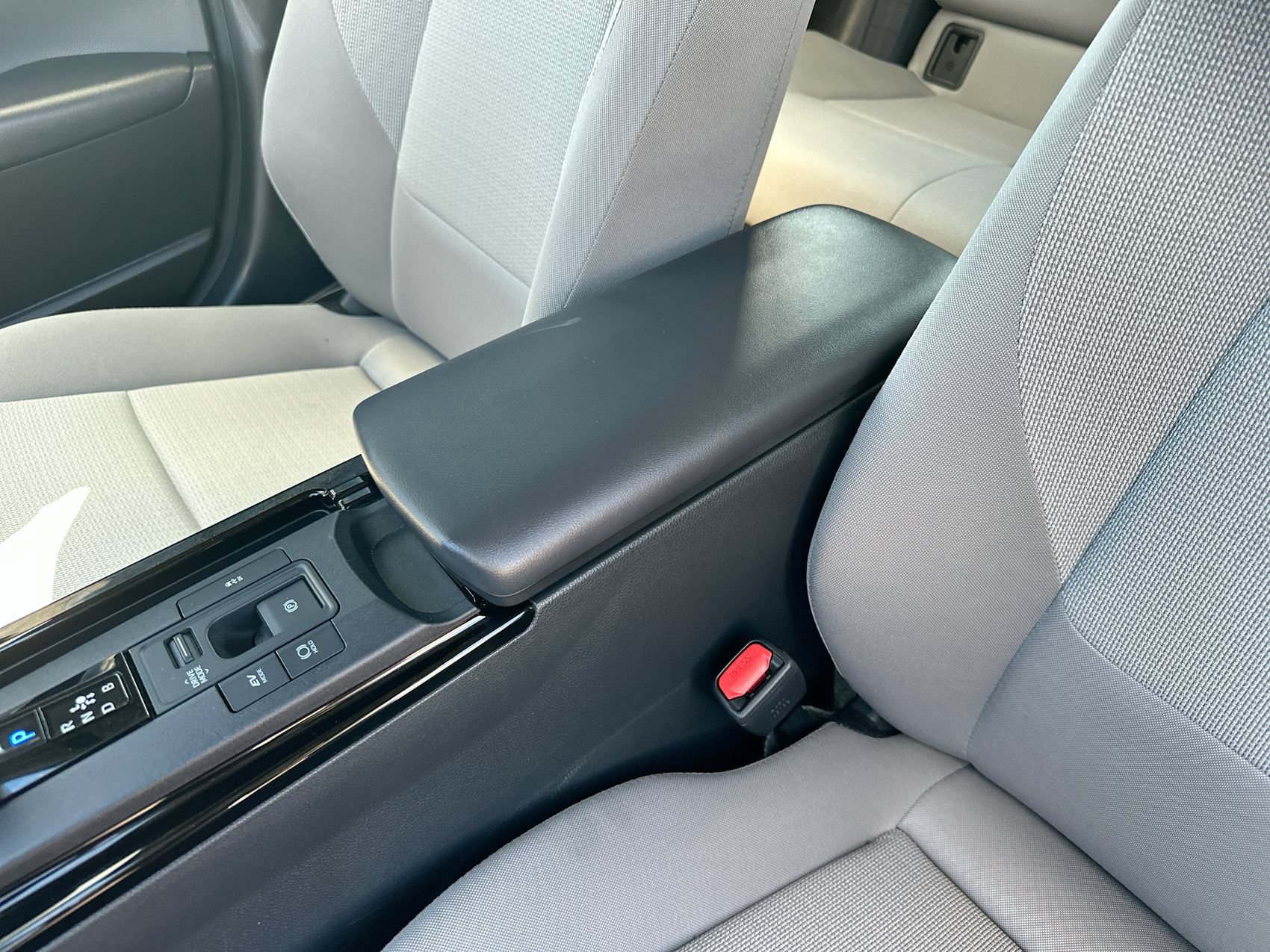 Used 2025 Toyota Prius LE FWD image 20