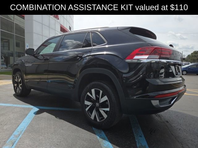 Used 2023 Volkswagen Atlas Cross Sport SE AWD/4WD image 6