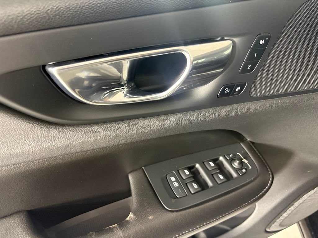 Used 2020 Volvo S60 T5 Momentum FWD image 20