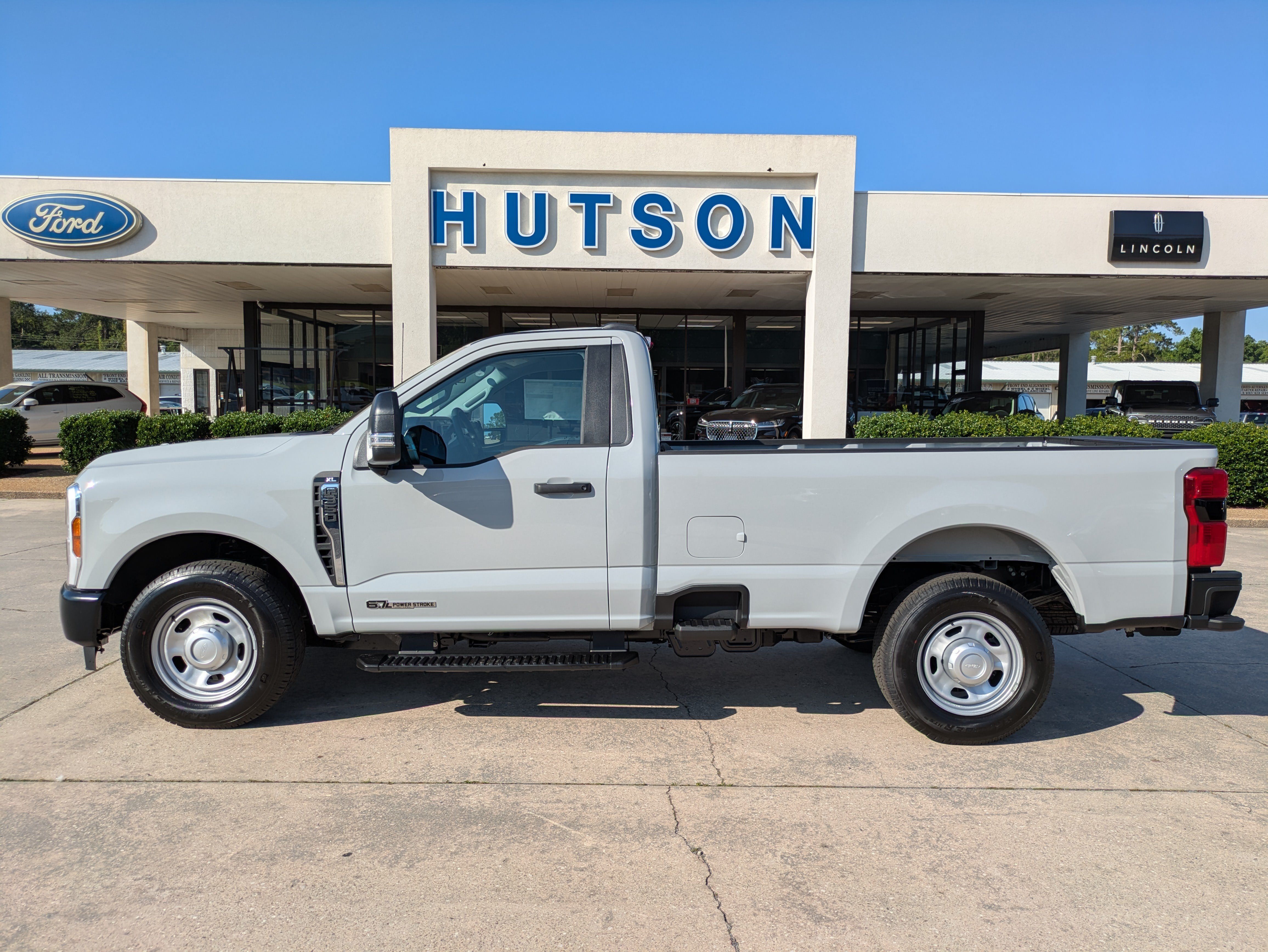 Used 2025 Ford F350 XL w/ 360-Degree Camera Package RWD image 1