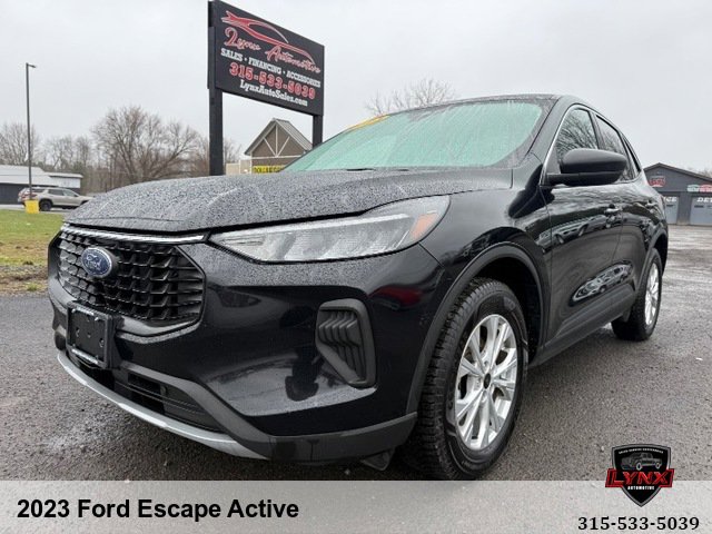 Used 2023 Ford Escape Active image 1