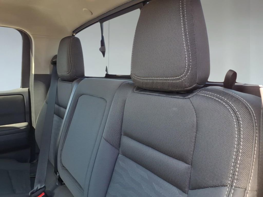 Used 2024 Nissan Frontier SV w/ SV Convenience Package image 11