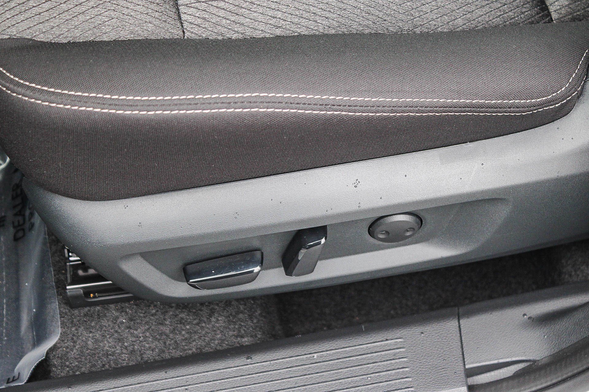 Used 2025 Nissan Rogue SV image 22