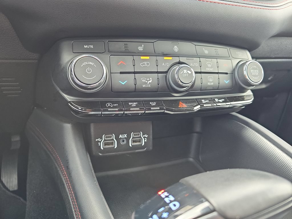 Used 2025 Dodge Durango GT RWD image 25