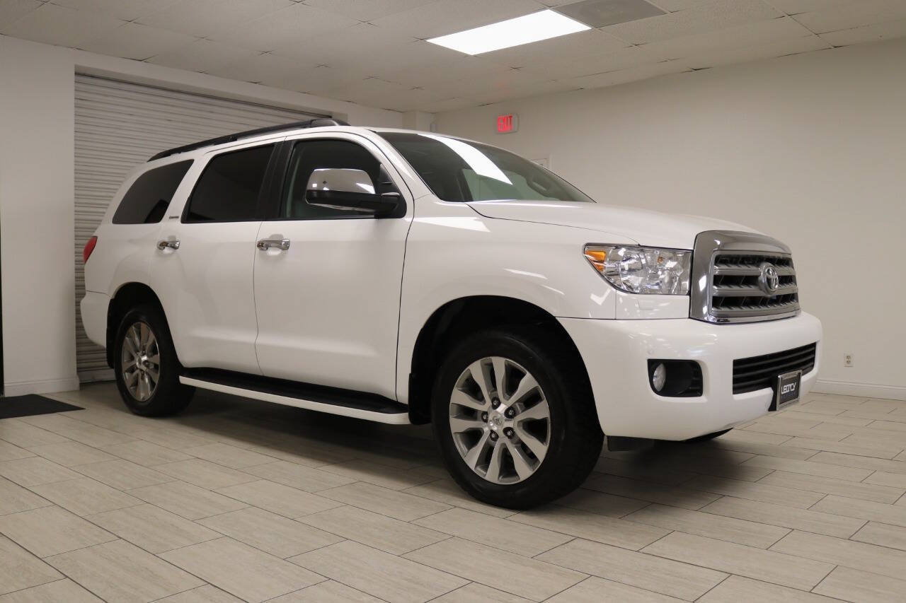 Used 2017 Toyota Sequoia Limited w/ Safety & Convenience Package AWD/4WD image 3