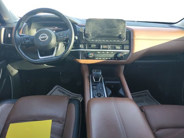 Used 2022 Nissan Pathfinder Platinum w/ Cargo Package image 10