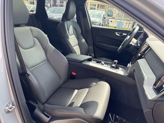 Used 2025 Volvo XC60 B5 Plus AWD/4WD image 16