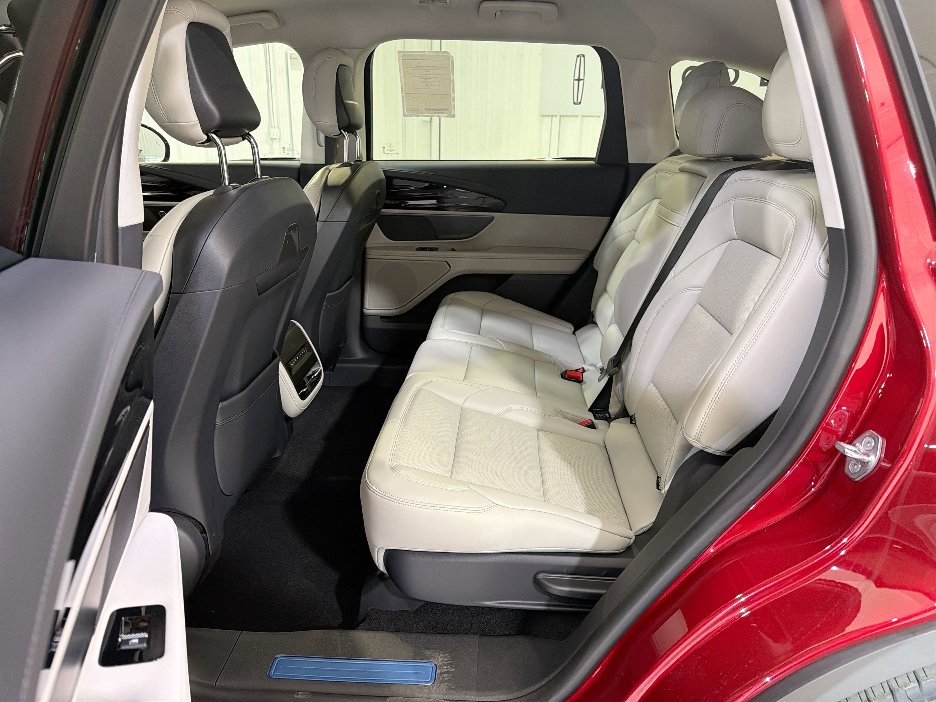 New 2026 Lincoln Nautilus Premier AWD/4WD image 24