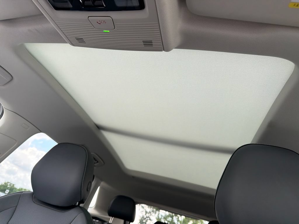 New 2026 Volkswagen Tiguan SE AWD/4WD image 18