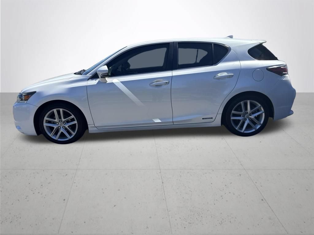 Used 2015 Lexus CT 200h w/ Navigation Package FWD image 5