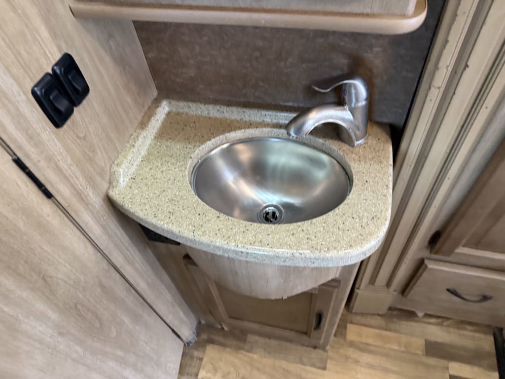 Used 2014 Mercedes-Benz Sprinter 3500 image 57