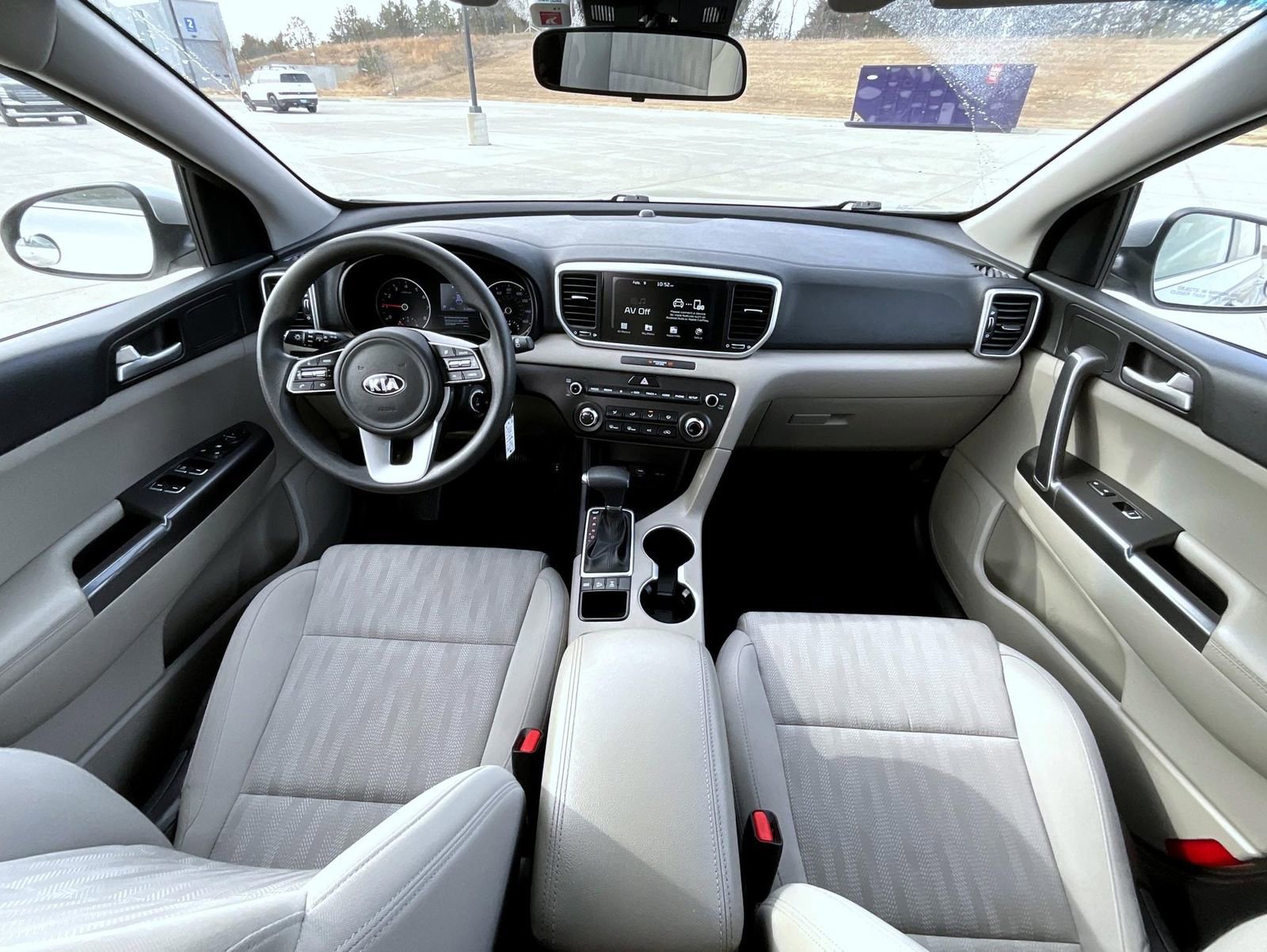 Used 2020 Kia Sportage LX image 12