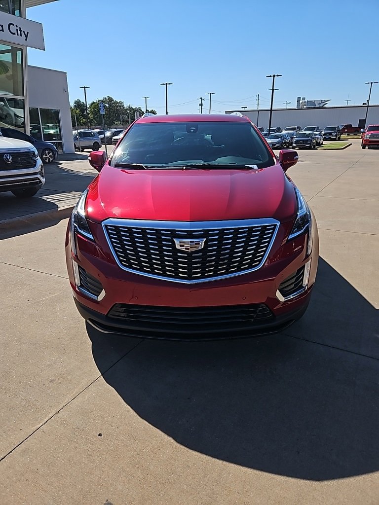 Used 2023 Cadillac XT5 Luxury image 2