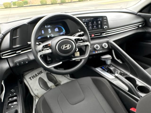 Used 2026 Hyundai Elantra SE FWD image 26