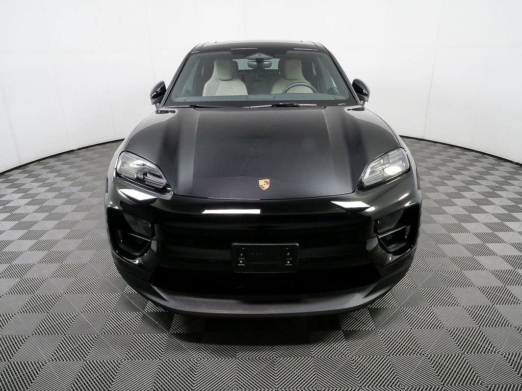 Used 2025 Porsche Macan Electric RWD image 37