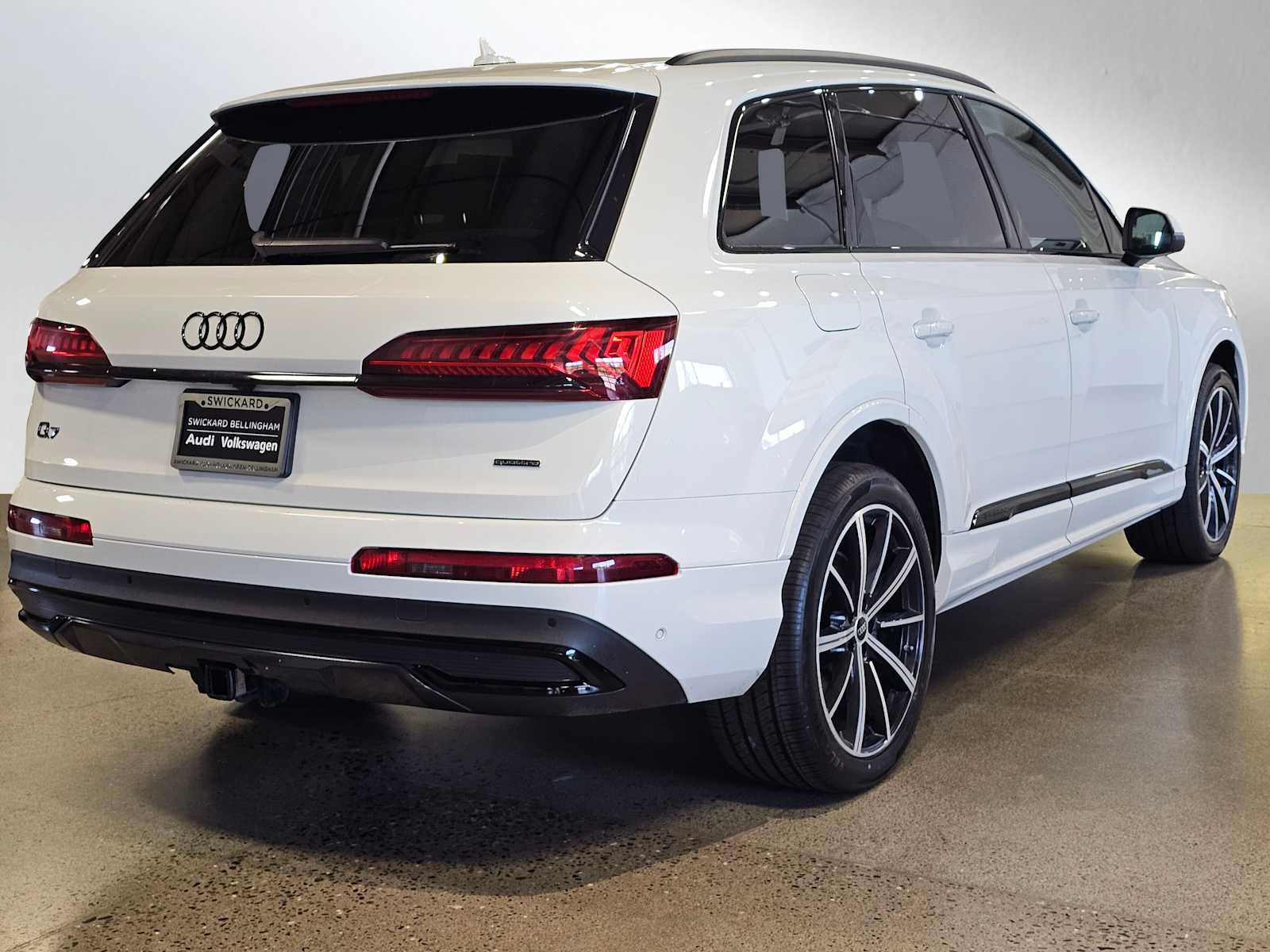 Used 2023 Audi Q7 3.0T Premium Plus w/ Premium Plus Package AWD/4WD image 3