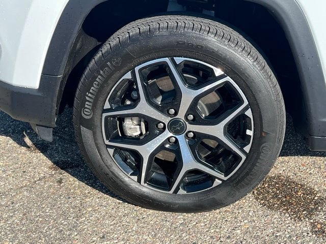 Used 2026 Jeep Compass Limited AWD/4WD image 9