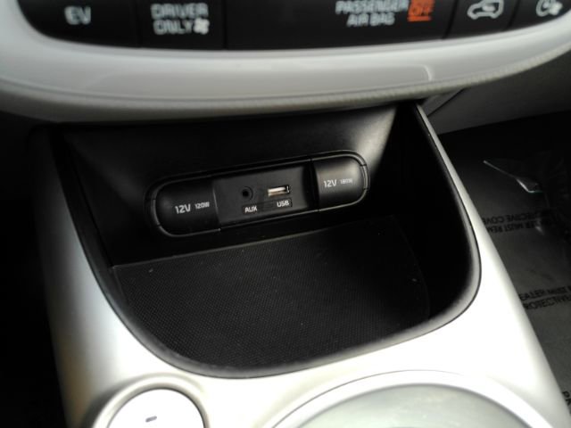 Used 2019 Kia Soul EV + w/ Sun & Fun Package image 46
