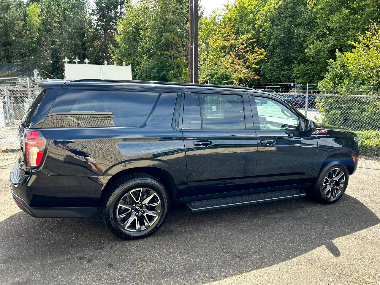 Used 2021 Chevrolet Suburban Z71 w/ Z71 Off-Road Package image 4