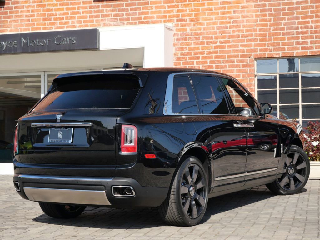 Used 2023 Rolls-Royce Cullinan AWD/4WD image 2