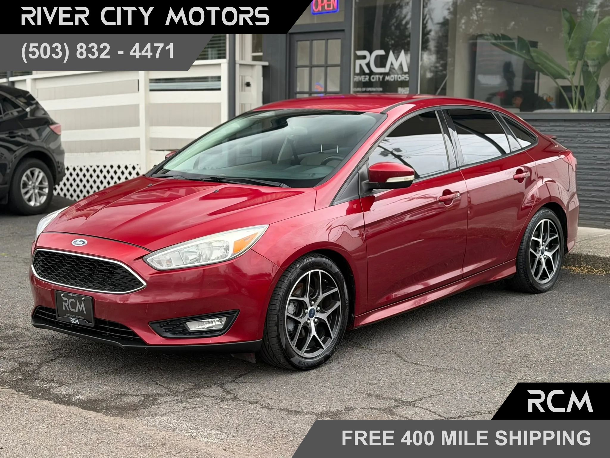 Used 2015 Ford Focus SE FWD image 1