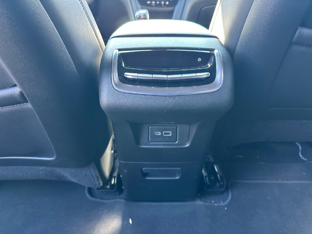 Certified 2025 Cadillac XT6 Luxury FWD image 24