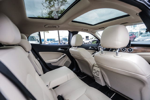 Used 2019 Mercedes-Benz GLA 250 4MATIC w/ Premium Package image 62