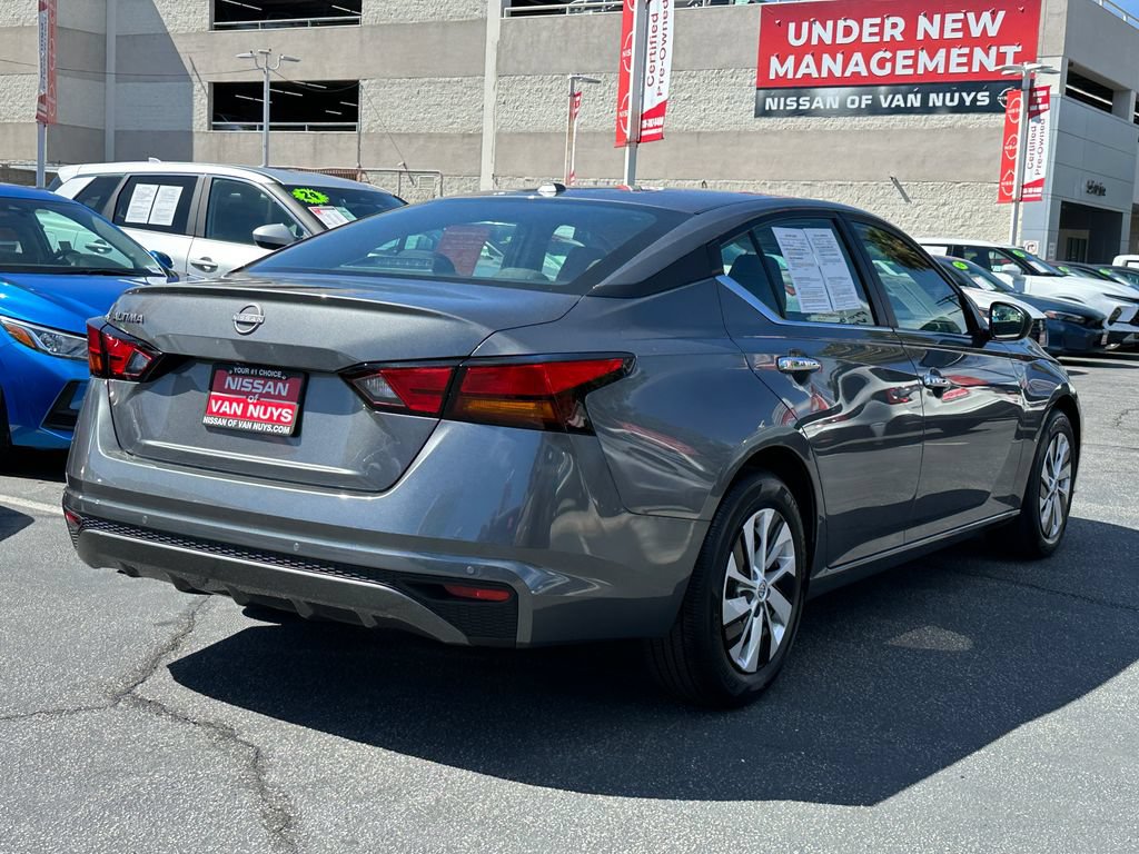 Used 2025 Nissan Altima 2.5 S FWD image 8
