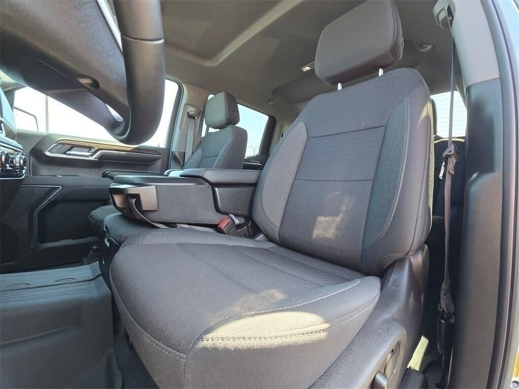 Used 2024 GMC Sierra 1500 Elevation w/ LPO, Elevation Black Package image 17