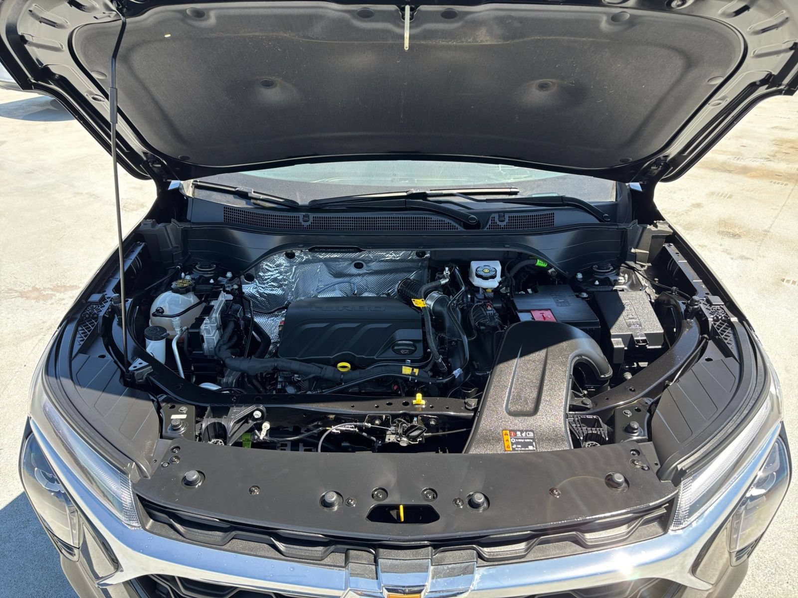 Used 2025 Chevrolet Trax LT FWD image 31