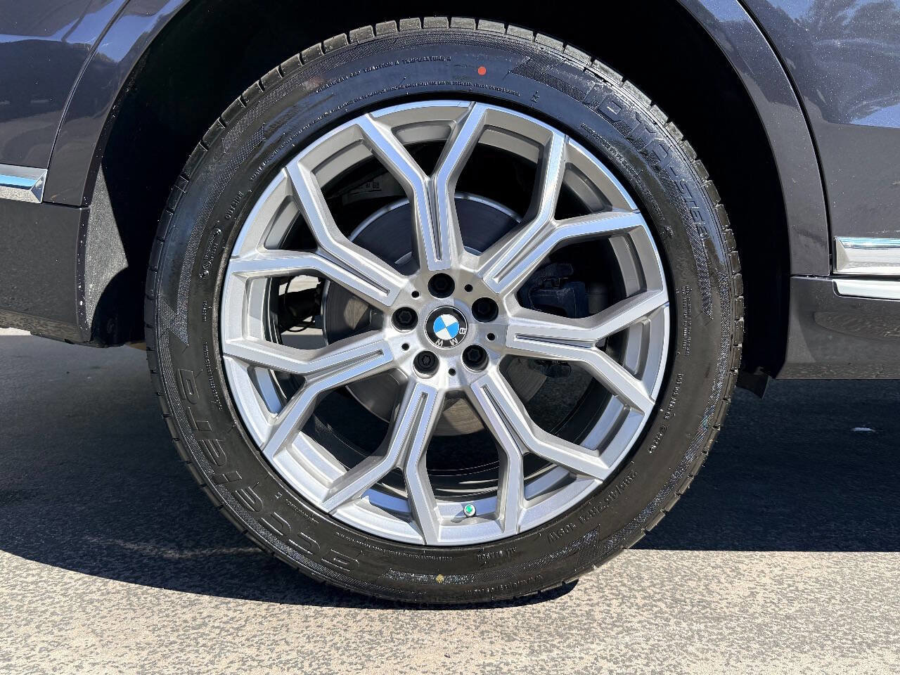 Used 2020 BMW X7 xDrive40i w/ Luxury Seating Package image 12