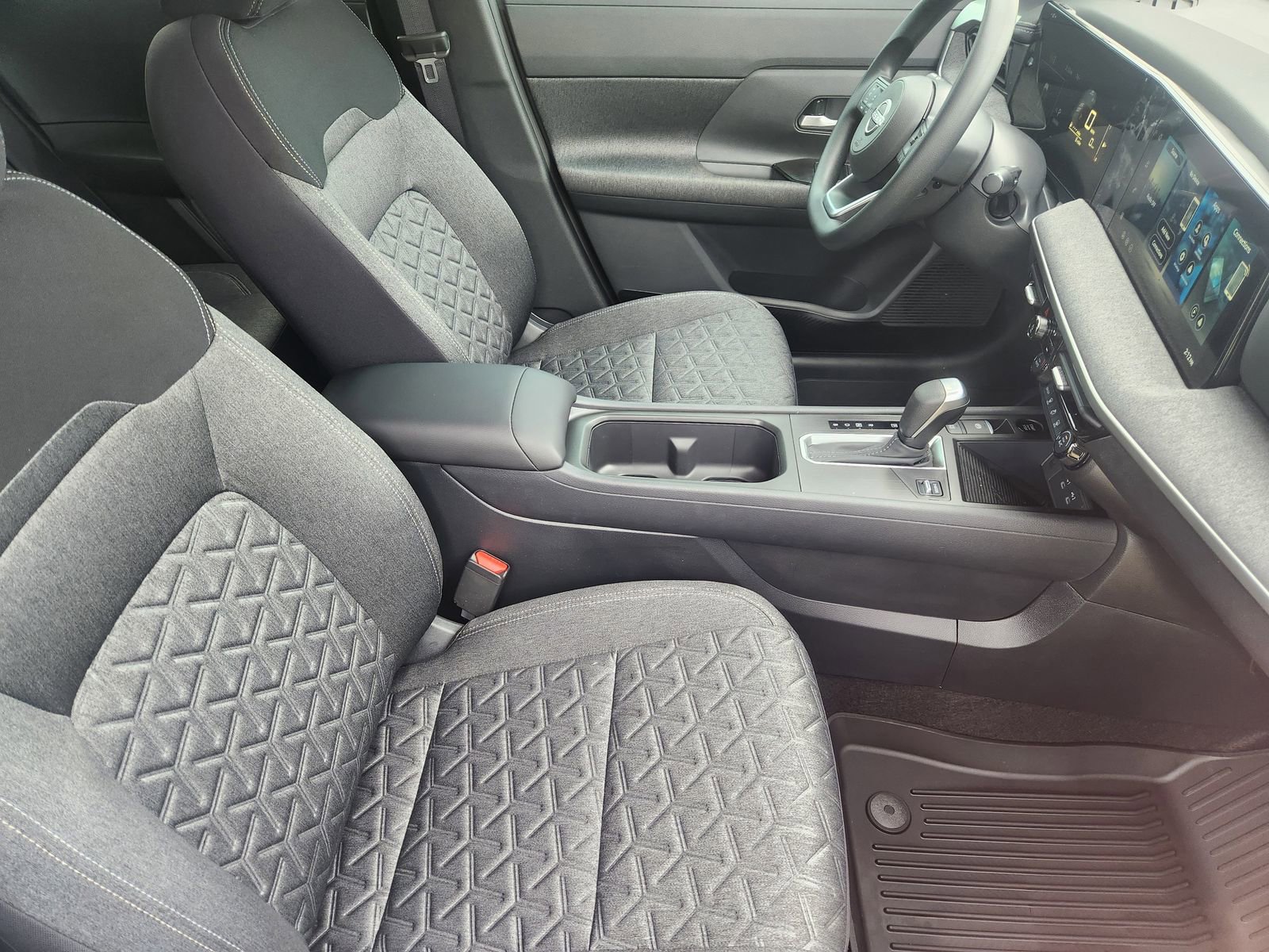 New 2026 Nissan Kicks SV image 13