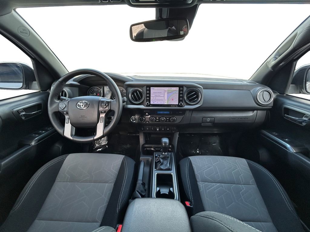 Used 2022 Toyota Tacoma TRD Off-Road w/ Technology Package AWD/4WD image 13