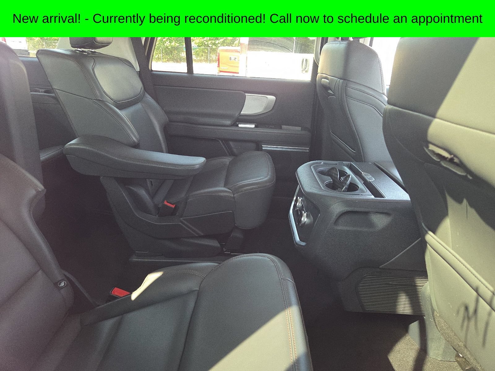 Used 2025 Ford Expedition Active RWD image 10