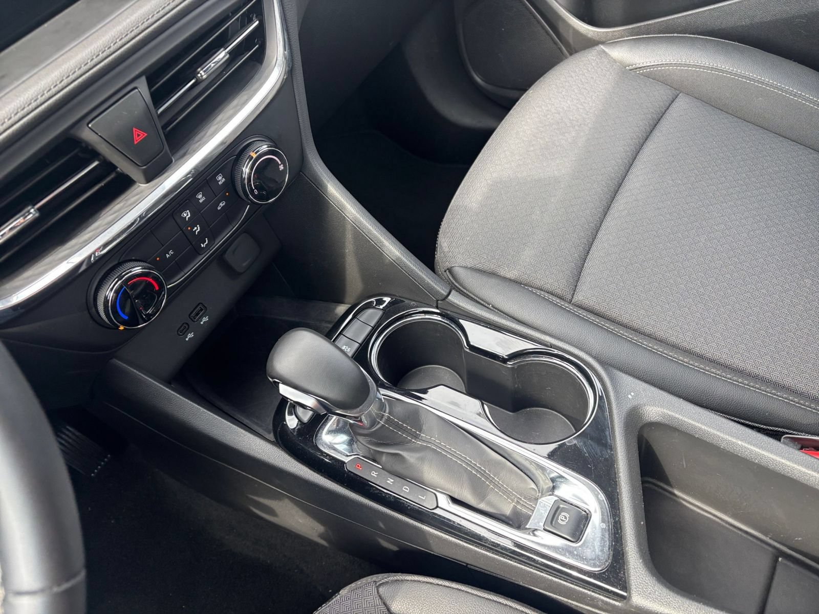 Used 2025 Buick Encore GX Preferred FWD image 40
