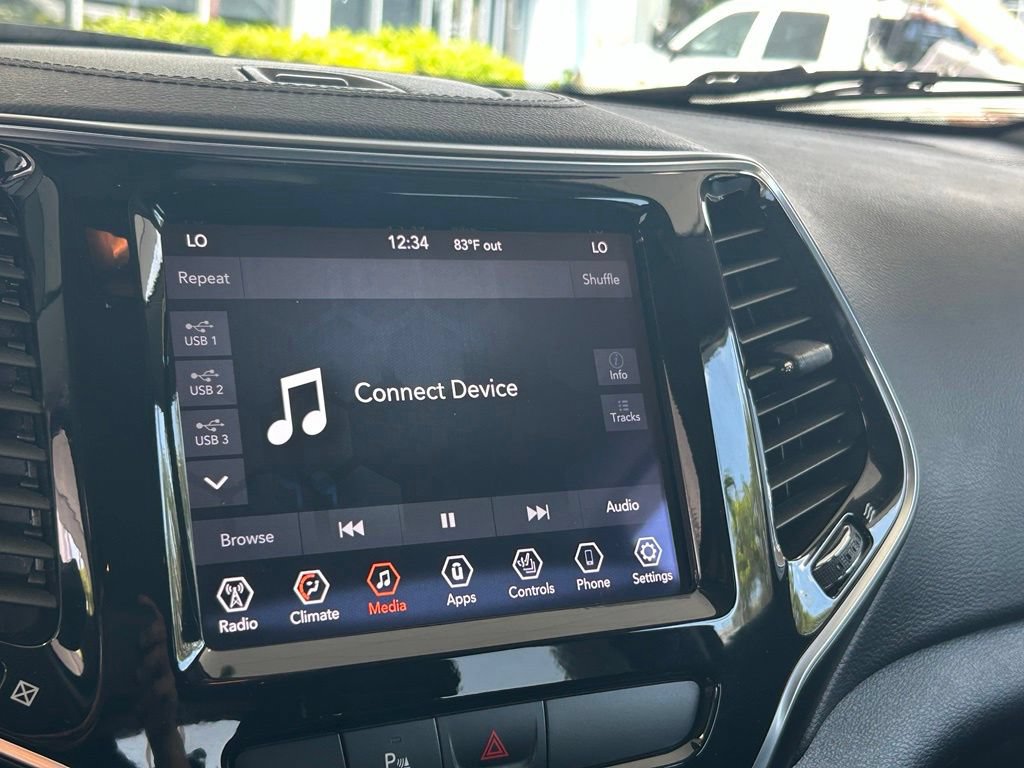 Used 2020 Jeep Cherokee Limited FWD image 24