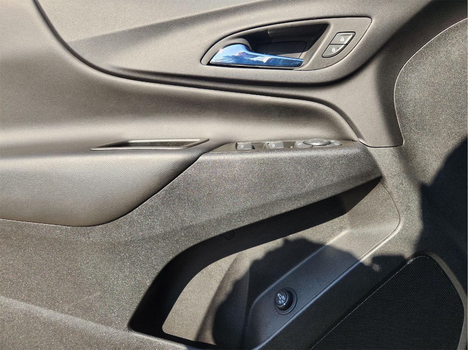 Used 2022 Chevrolet Equinox LT FWD image 23
