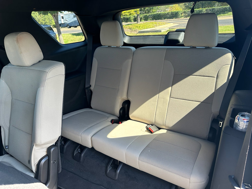 Used 2022 Chevrolet Traverse LS image 10