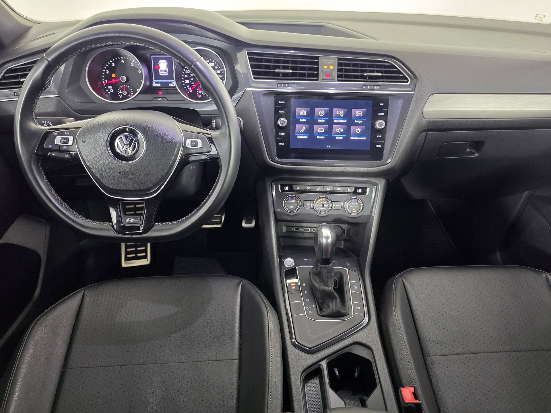 Used 2020 Volkswagen Tiguan SE R-Line FWD image 3