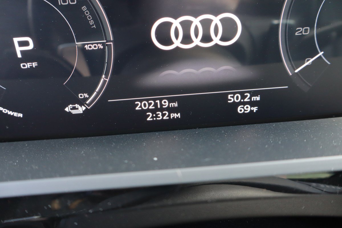 Used 2021 Audi e-tron Premium Plus w/ Premium Plus Package AWD/4WD image 10