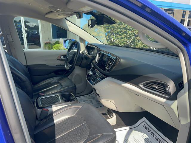 Used 2018 Chrysler Pacifica Touring-L Plus w/ Advanced Safetytec Group FWD image 14