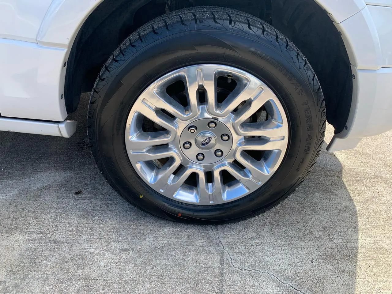 Used 2014 Ford Expedition Limited RWD image 26