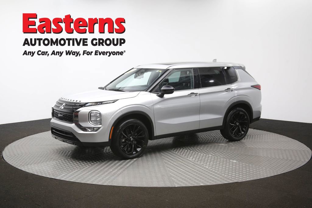 Used 2022 Mitsubishi Outlander SE image 56